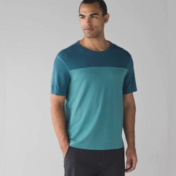 Lululemon Shirt Mens Large Short Sleeve Patch Pocket Two Tone Soft Tee Casual - Picture 1 of 5